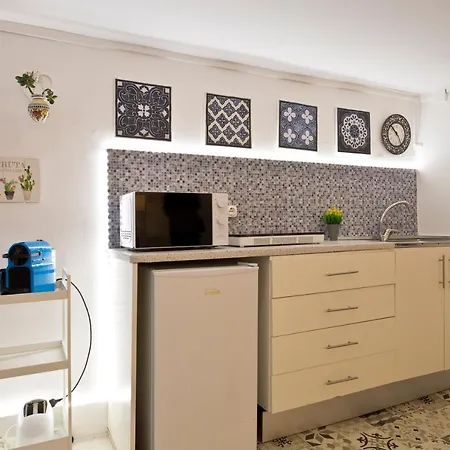 Blue Trindade - Magical Citycenter Порту